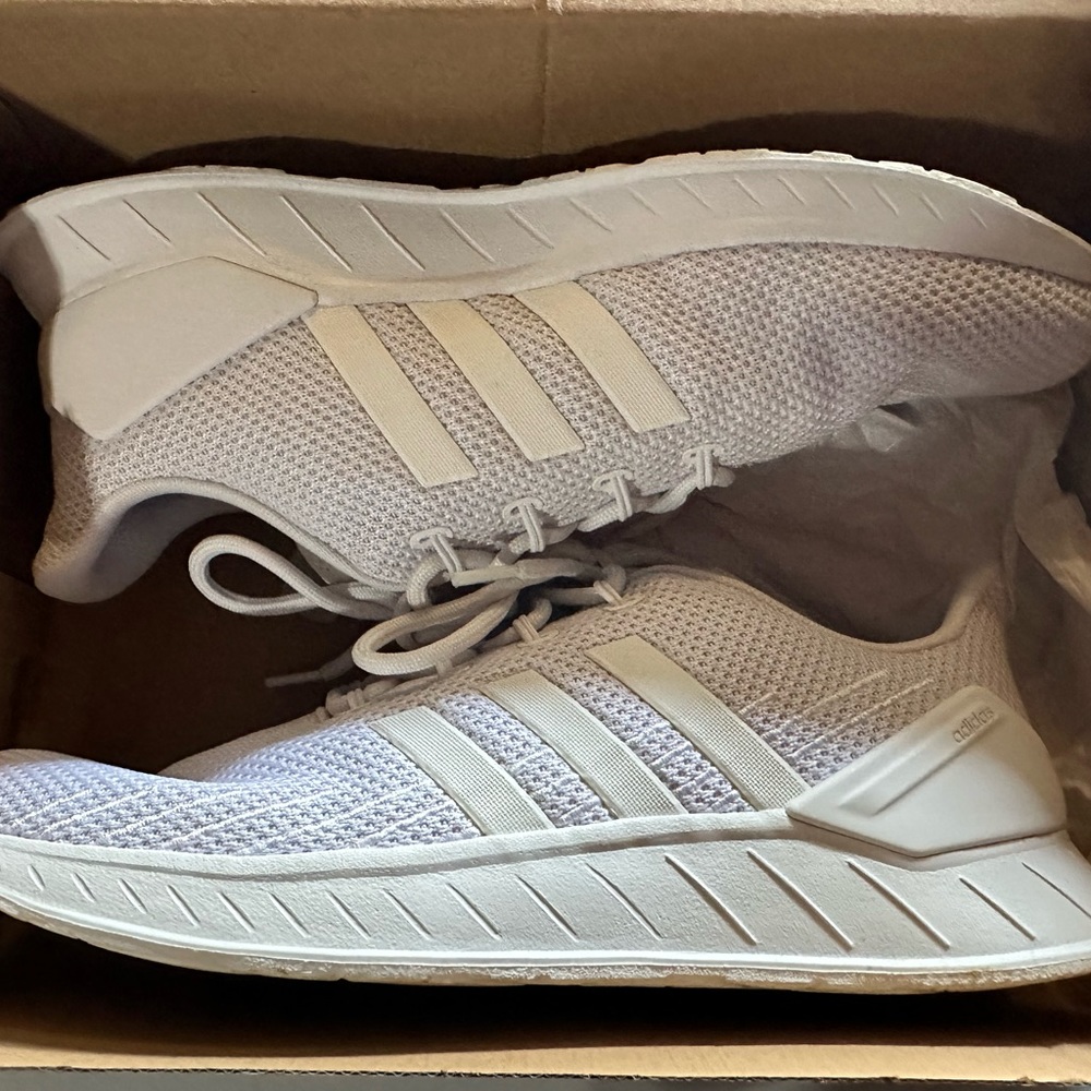 Men's Adidas shoes barely worn
